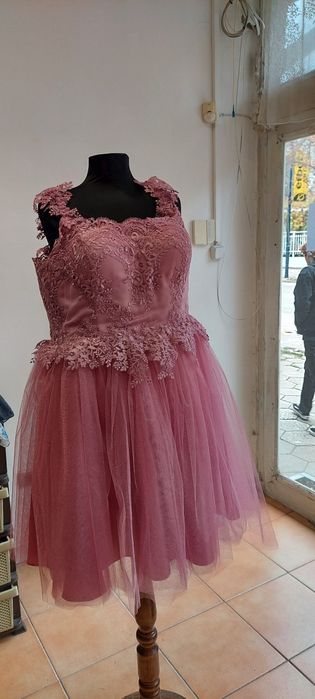 Продавам официална дамска рокля