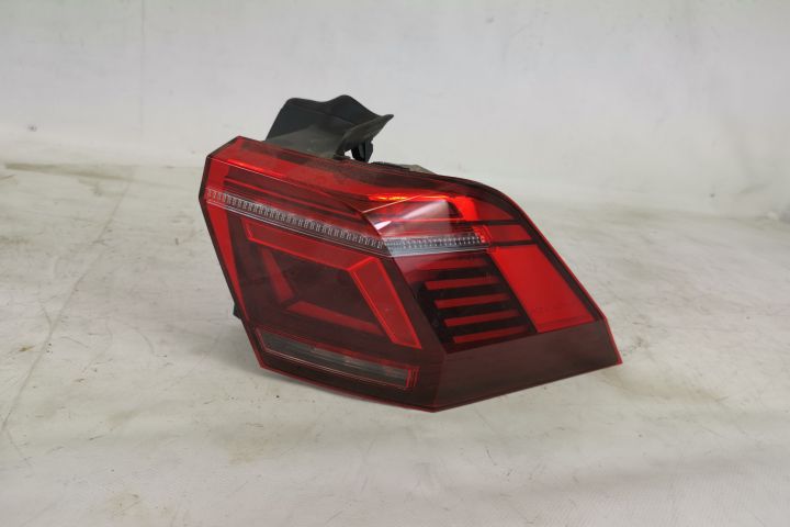 Стоп Десен Преден Оригинален Led В Добро Състояние Фолксваген ВВ Тигуа
