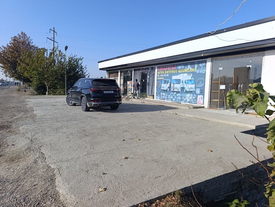 Vobkent tumani M37 yo'lida  joylashgan Savdo do'koni, nonvoyxona, padv