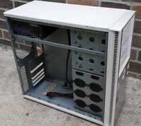 carcasa PC mid-tower ANTEC P150 alba