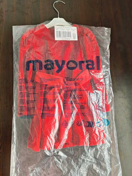 Коледен сет "Mayoral" 2-4 г. 104 см.Рокля,Обувки,Чорапи,Диадема,Шнола