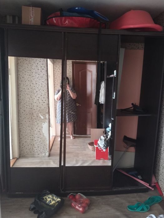Продам шкаф спальный