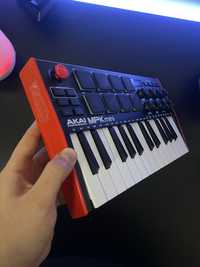 Миди клавиатура AKAI MPK mini