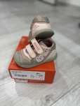 Vand sneakers biomecanics