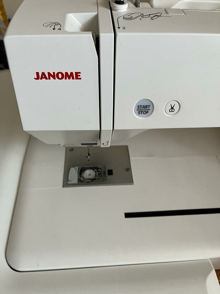 Швейная машина Janome MC-450E