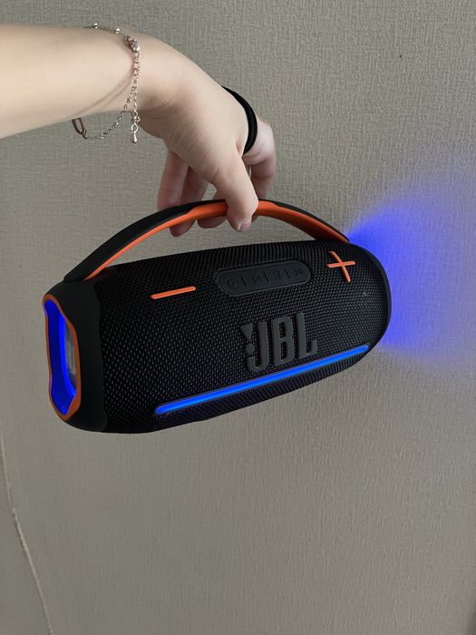 Портативная колонка JBL