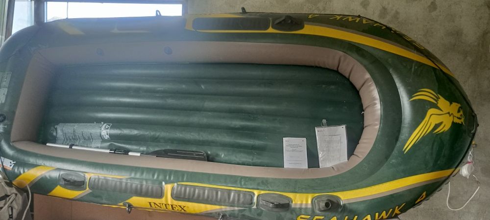 Vând barcă gonflabila