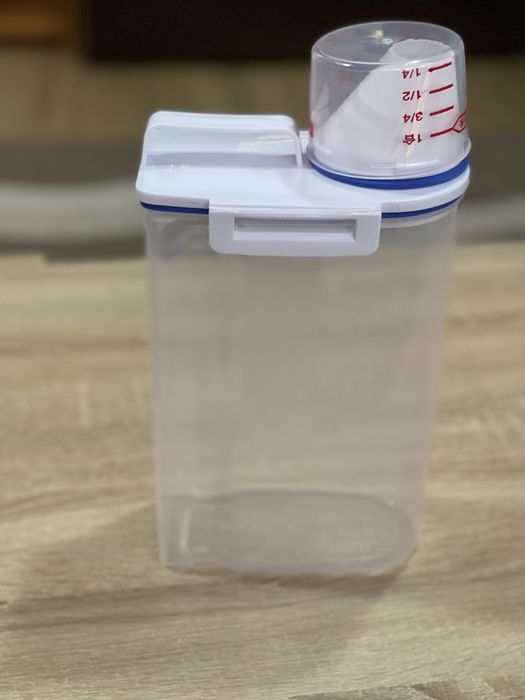 Кухненска кутия за съхранение 2 литра с мерителна чаша