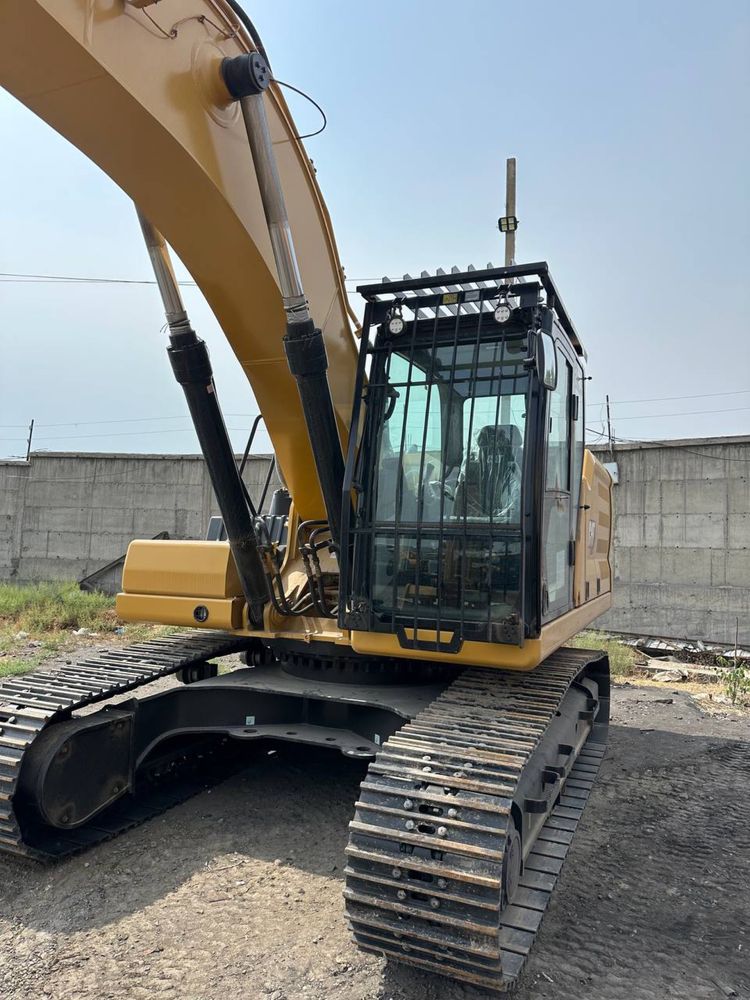 Эскаватор CAT 1m3 куб Янги