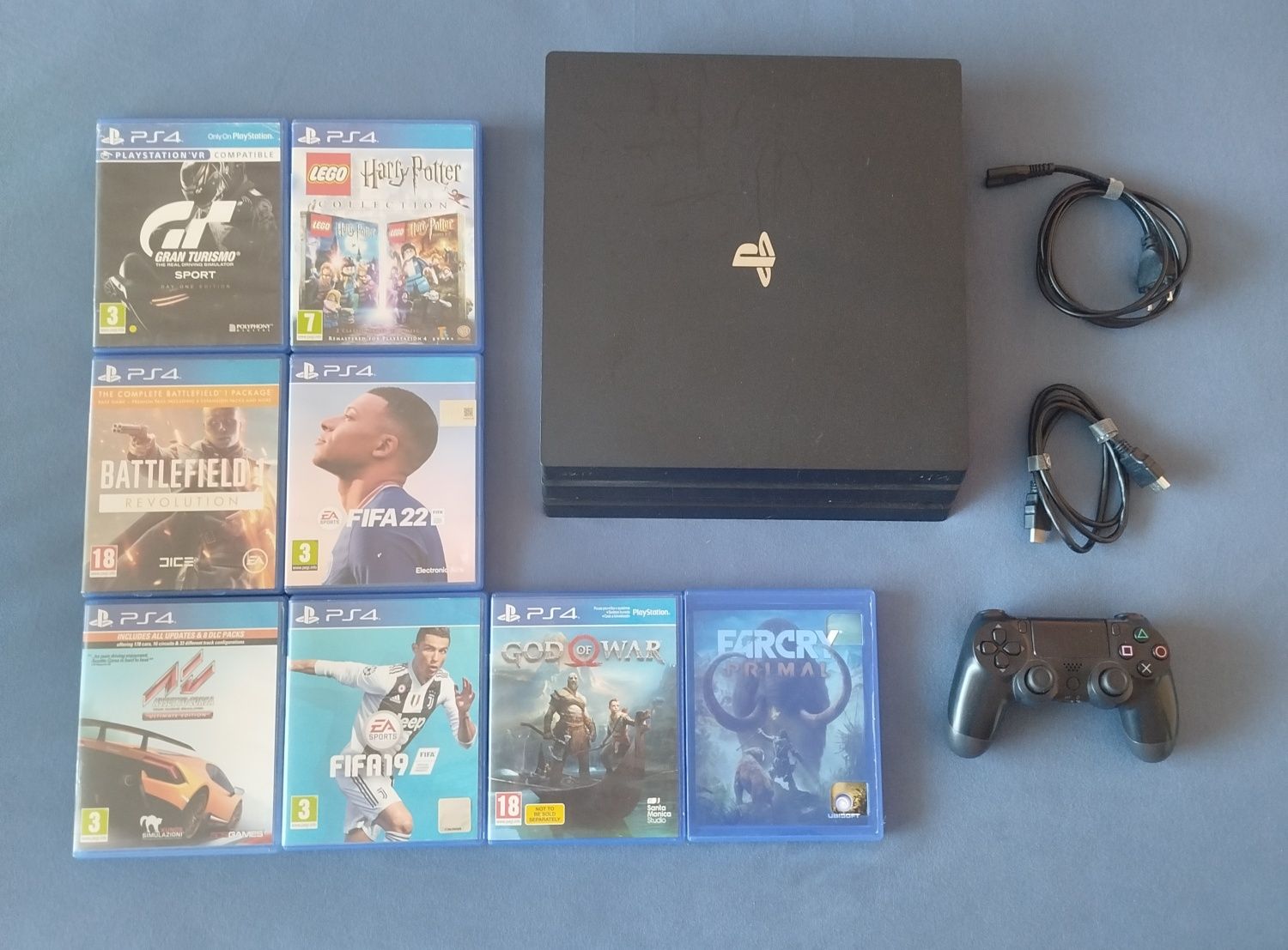 Ps4 Pro + 11 игри + джойстик и кабели