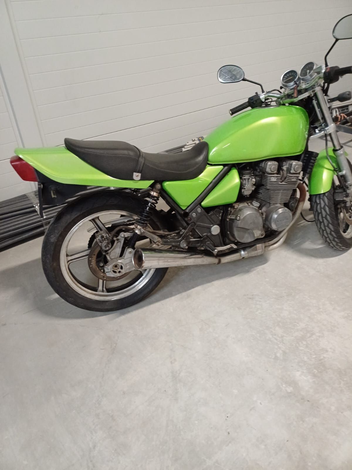 Kawasaki ZEPHYR 550