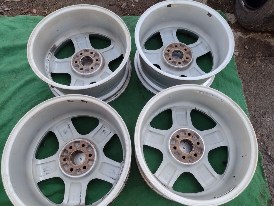 Почти нови DOTZ 18-6x114.3. ET30 8.5j Nissan