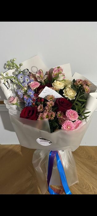 Букеты цветы подарки