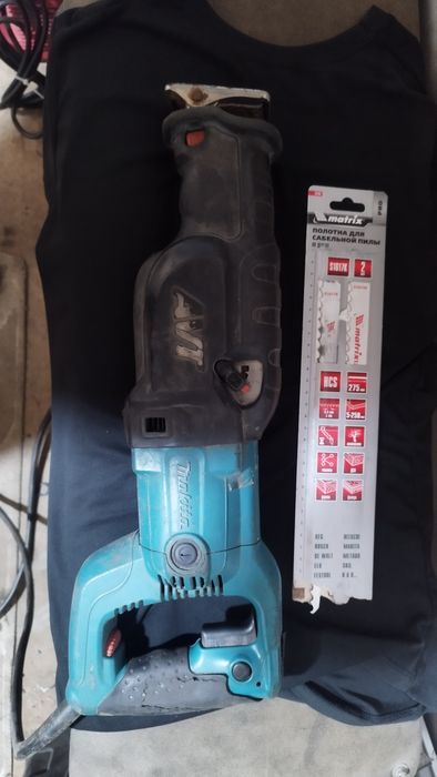Собильный пила электрическая хороший состояние Макита оригинал