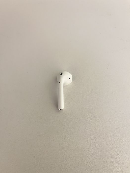 Ориганальный правый наушник Airpods 2