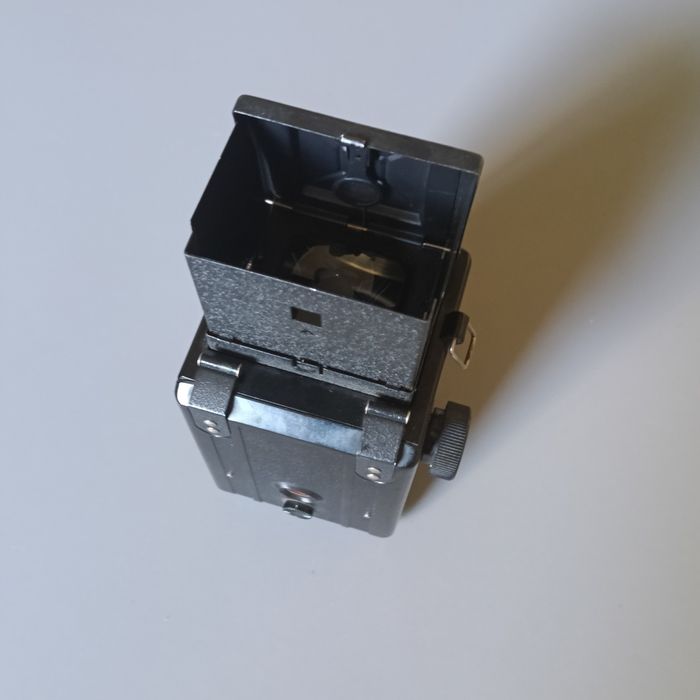 Lubitel 2 - aparat foto film format mediu - lentila sharp industar