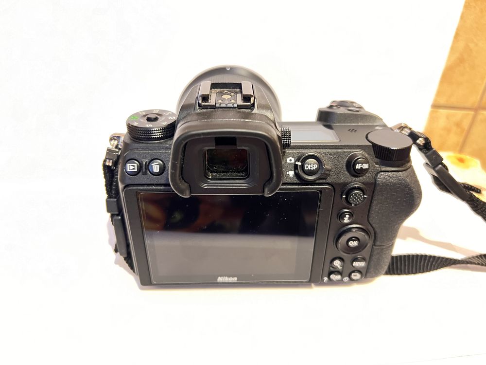 Nikon z6, obiectiv24-70 f4, card,cititor card,blitz etc..