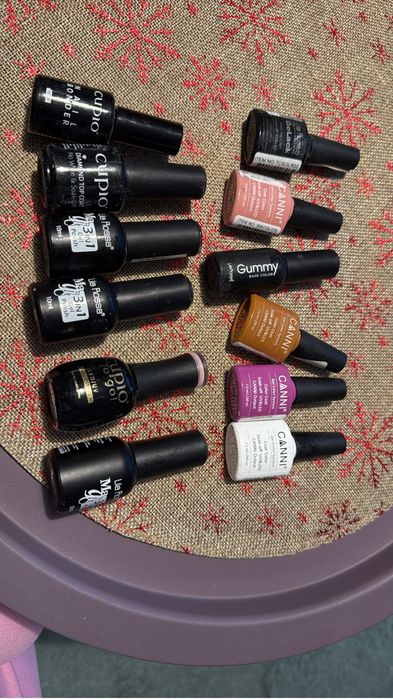 Oje pentru manichiura cu gel