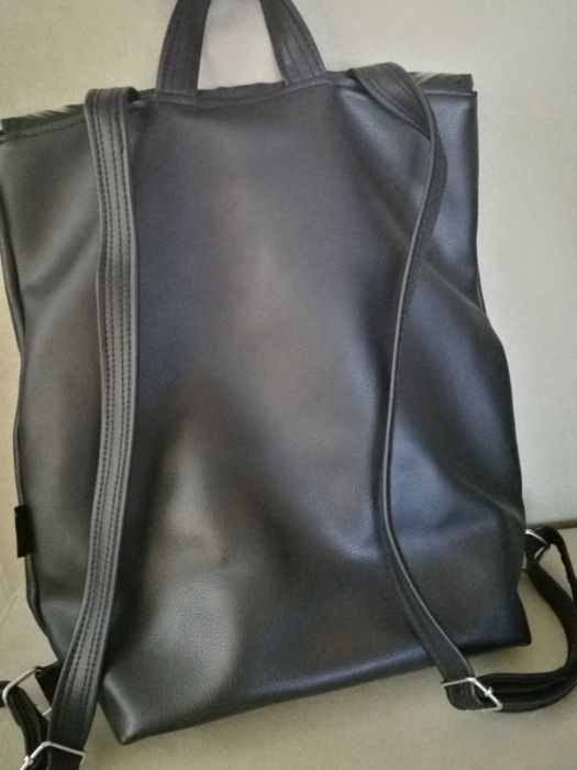 Дамска раница чанта bardobags с ръчнорисуван абстрактен принт