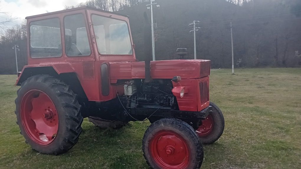 Vând Tractor 650