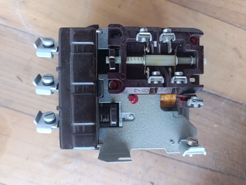Пускатель магнитный V13D 40A 220B
