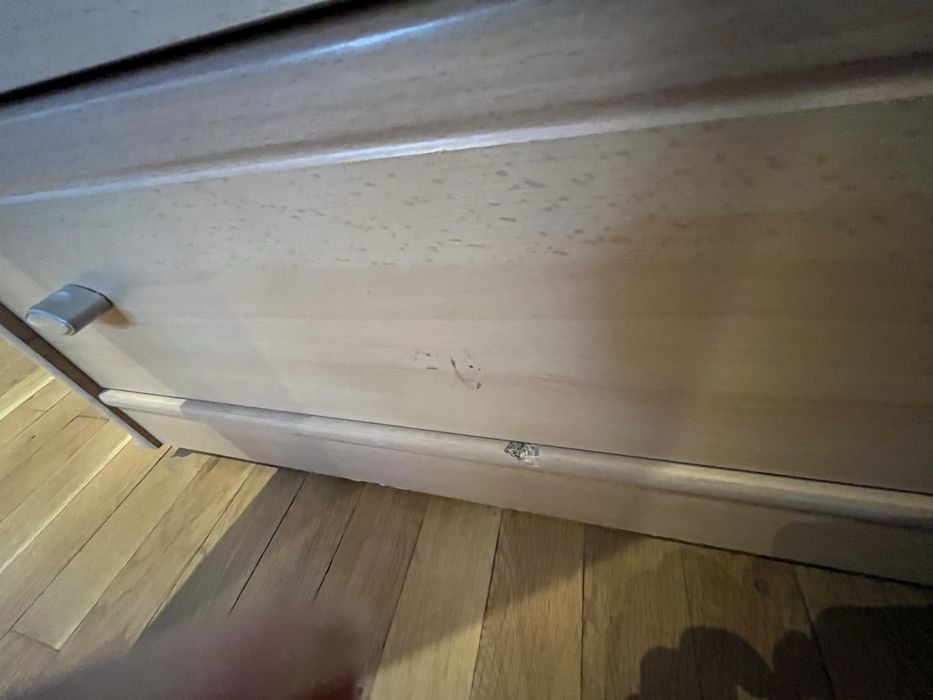 Обзавеждане за стая: легло с матрак, гардеров, шкаф, бюро и етажерки