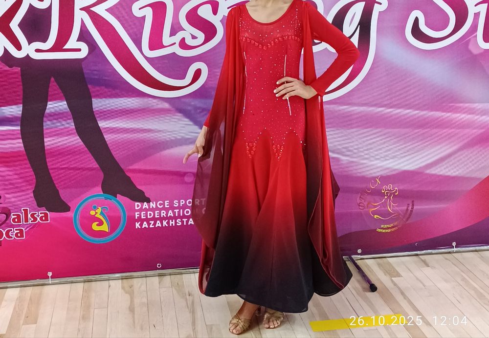 Продам платье для танцев