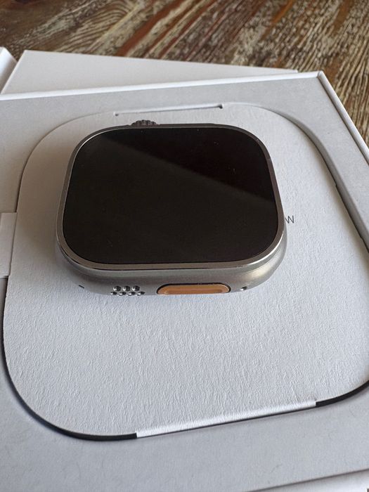 Оригинален Apple Watch Ultra перфектен с документи за покупката