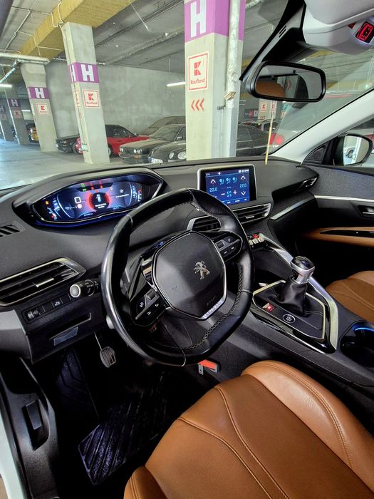 Vând Peugeot 5008 , an 2019 , TVa inclus deductibil