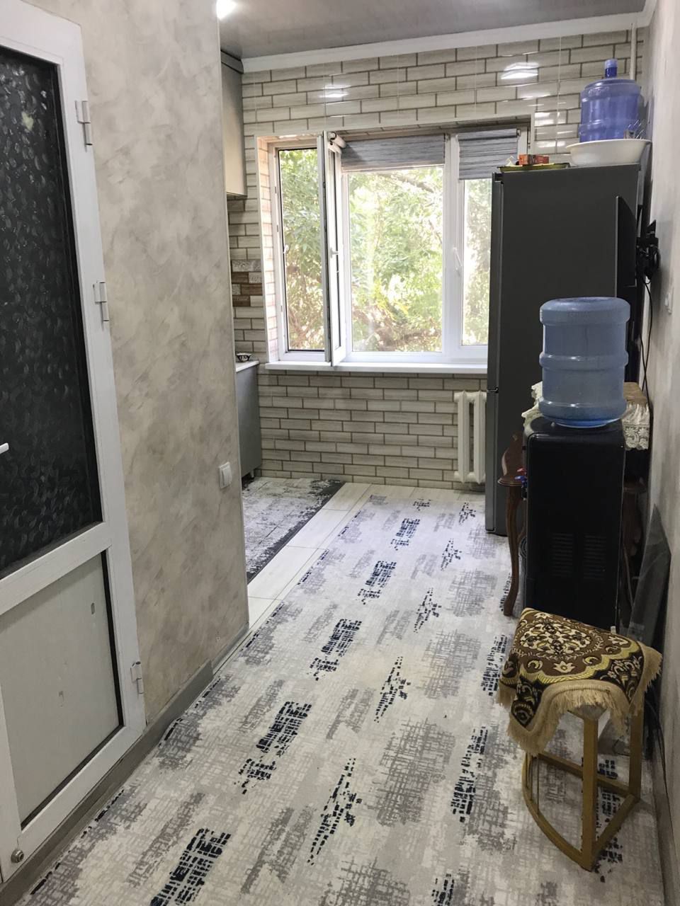 Продаётся 1//4//5 квартира в центре на Себзаре// балкон 2×6.