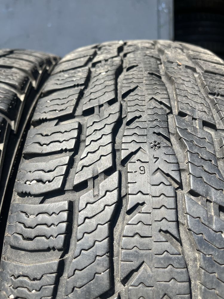 2 бр. гуми за бус 205/75/16C Nokian DOT 1419 6,5 mm