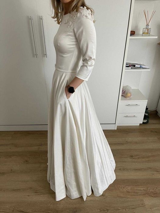 Rochie mireasă, tafta, model deosebit