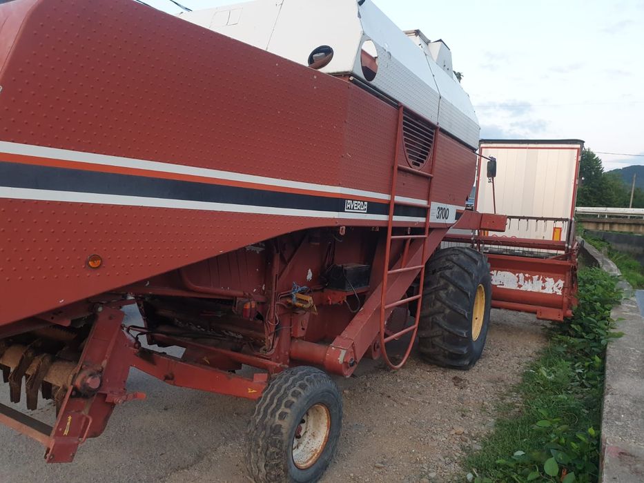 De vanzare combina  LAVERDA 3700  cu tocator