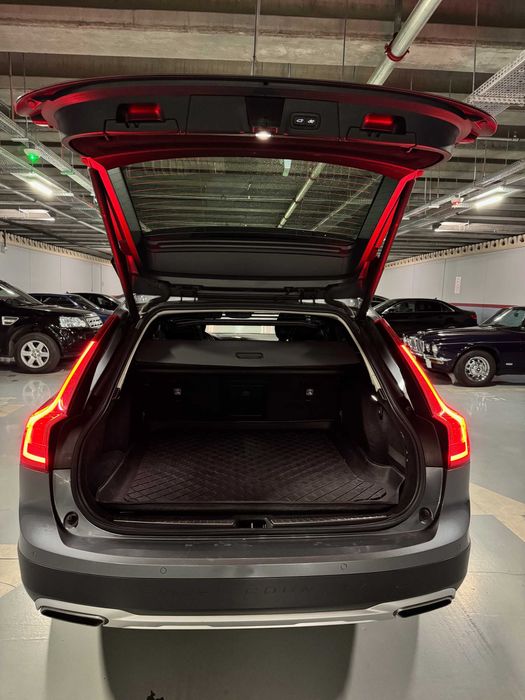 Volvo V90 Cross Country T6 Benzina - 310CP