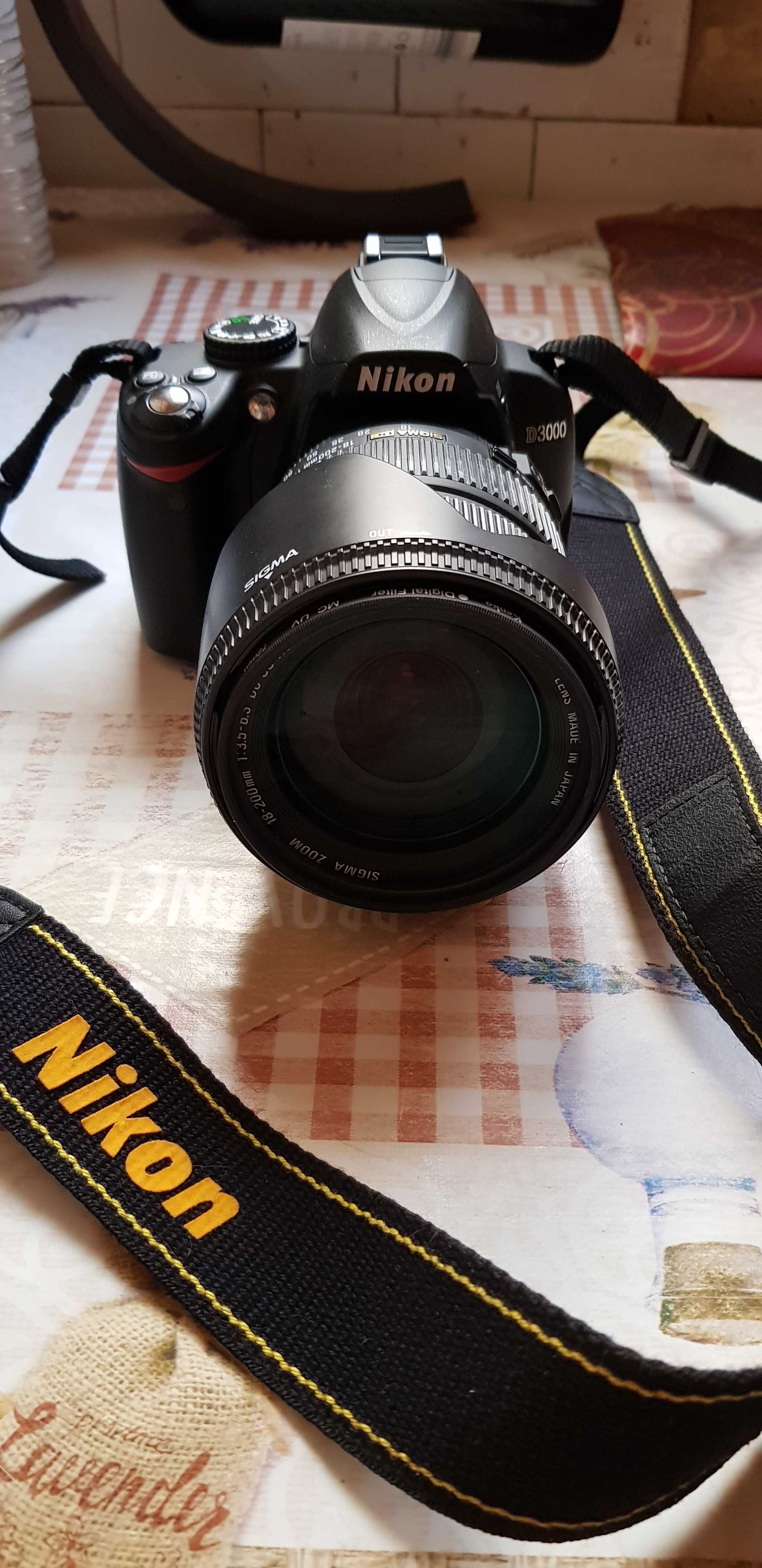 Nikon D3000 + Obiectiv Sigma 18-200 F3.5-6.3 DC OS