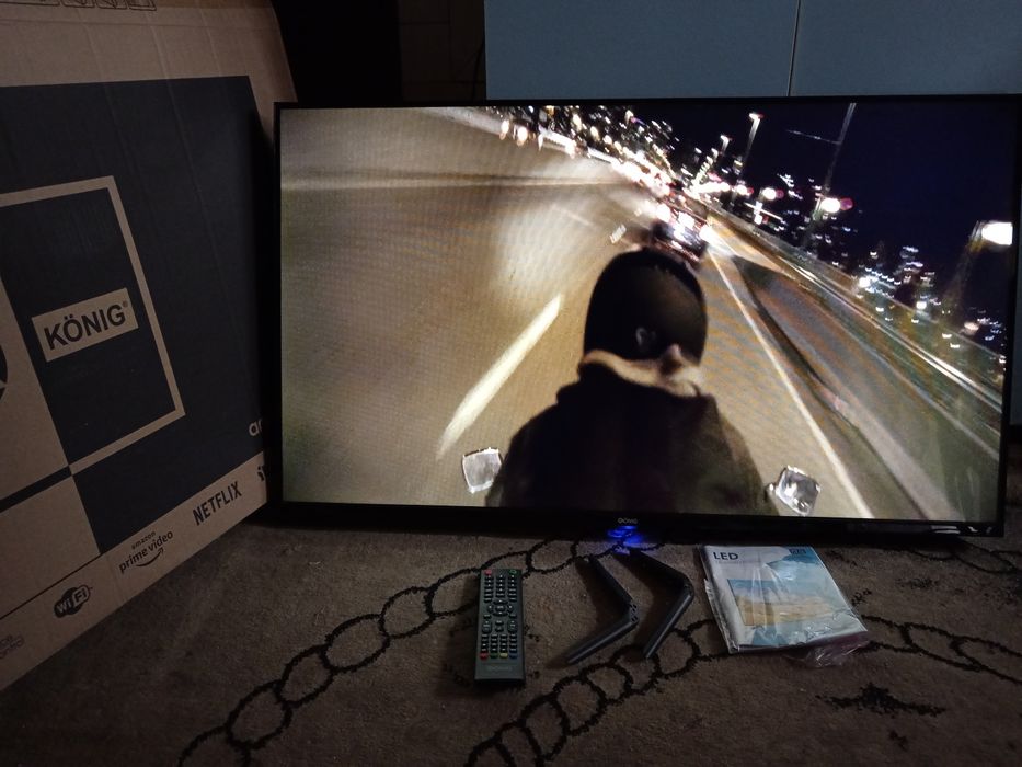 Смарт-43 новый продаю телевизор