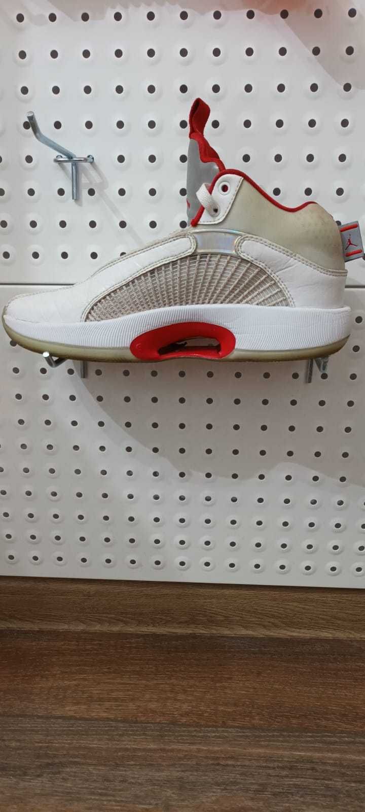 Air Jordan 35 in stare buna