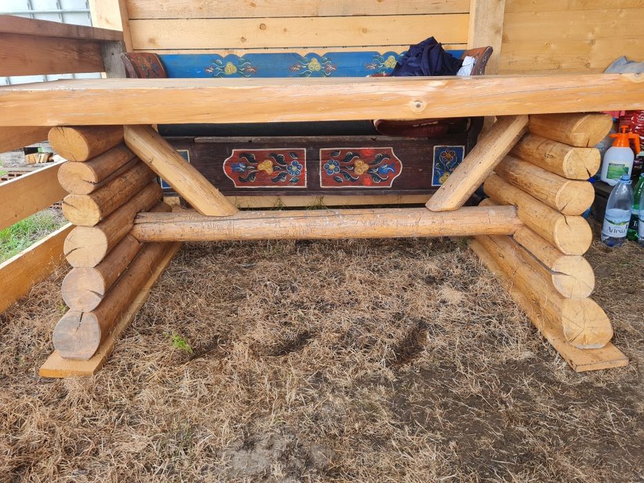 Masa din lemn pentru foisoare