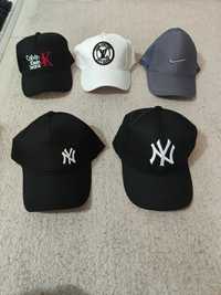 Șapcă New York New Era Șapcă Calvin Klein Șapcă Nike Șapcă Louis V.