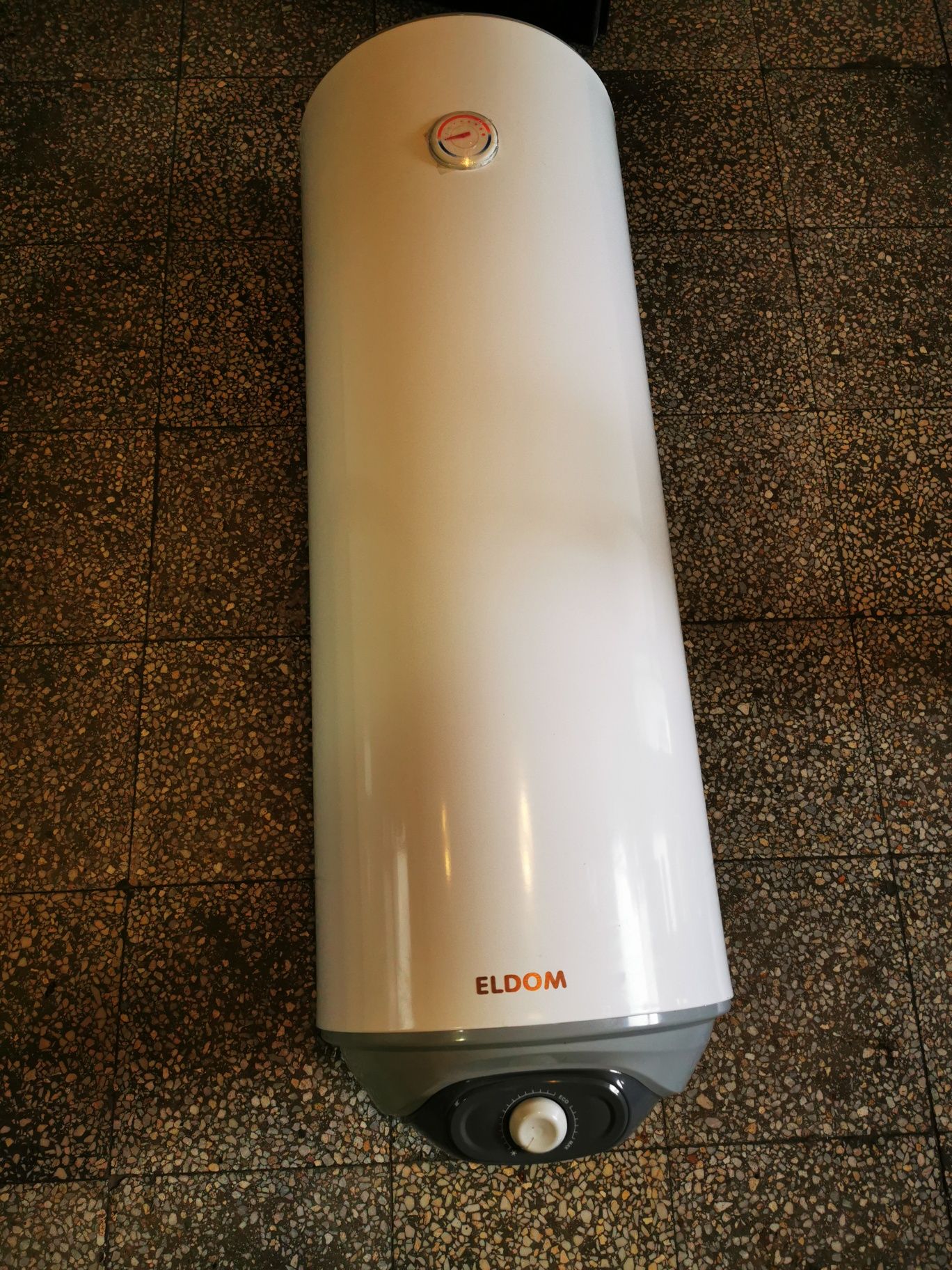 Вертикален бойлер Елдом WV08039 / 80л 3000W