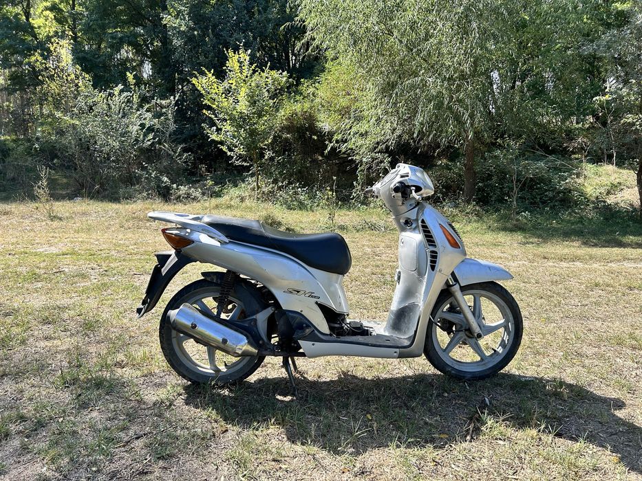 Продавам скутер Honda SH 150 4T карбуратор