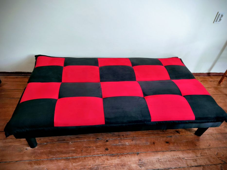 Разтегателно клик – клак канапе Хенри III , черно + червено