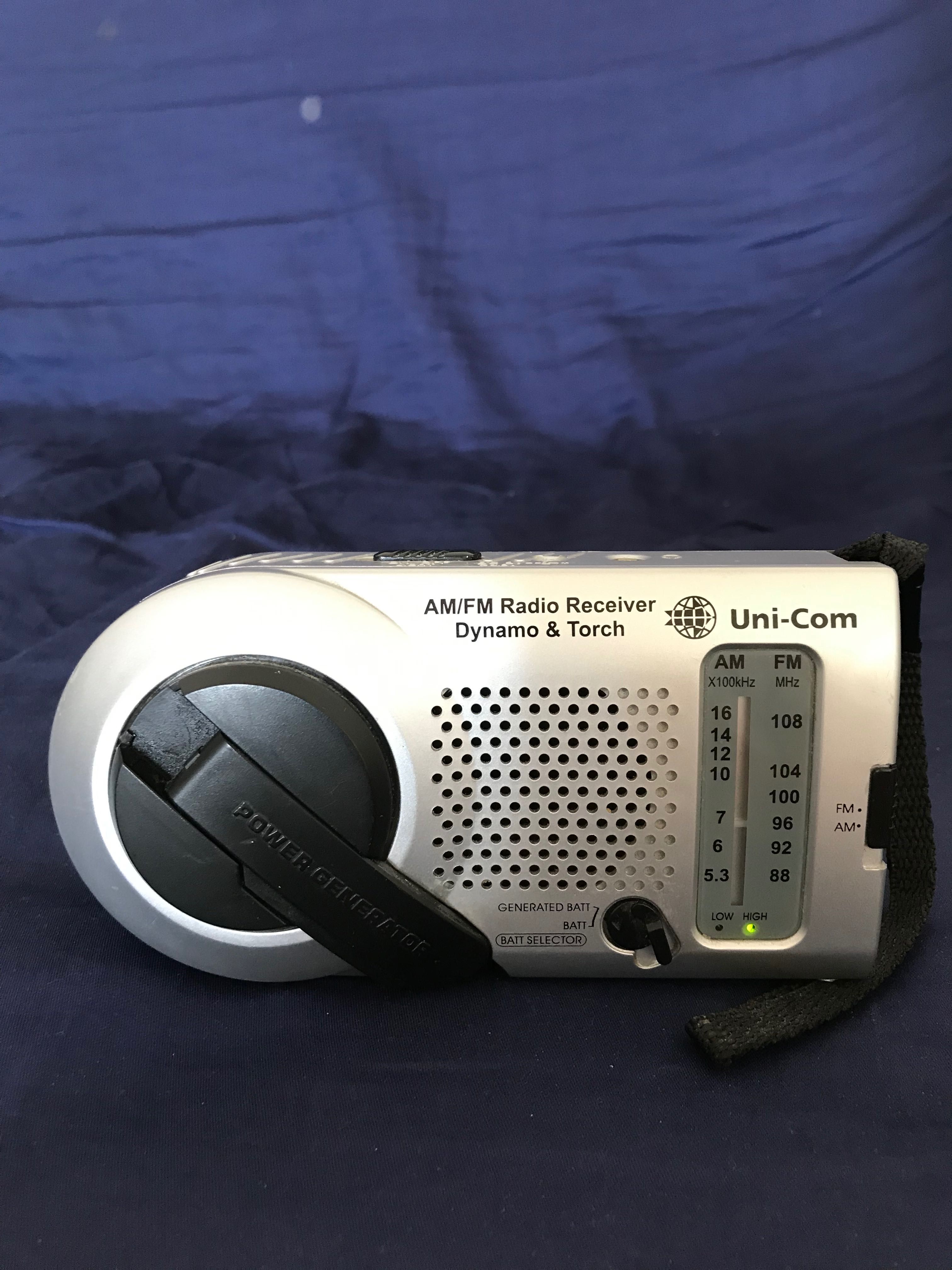 Radio AM/FM Uni-Com Model 53057 R