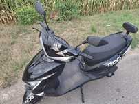 Vând motocicleta