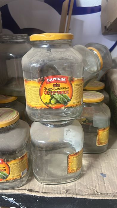 Продам банки стекло 2л. В отличном состоянии, пользовались один сезон