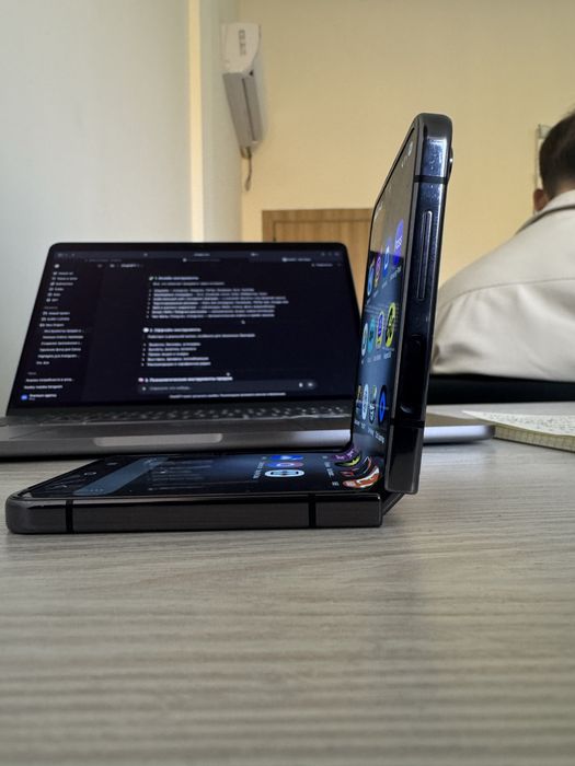 Samsung Z flip 5 8/256gb Arzon Narxda