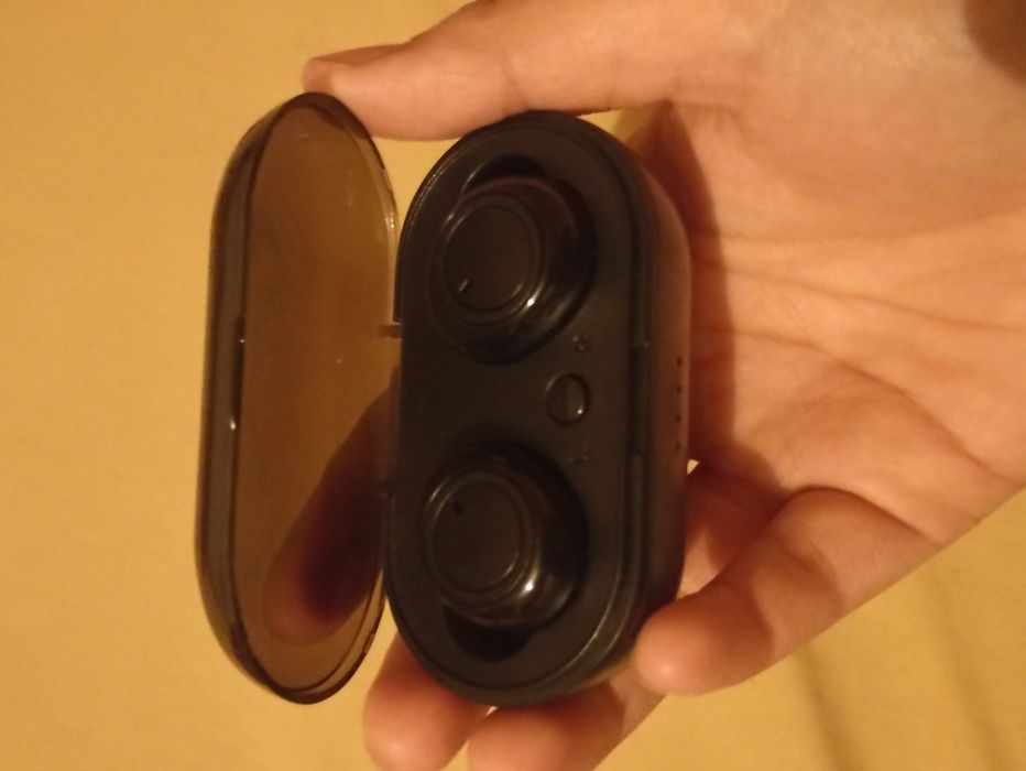 Продам беспроводные наушники