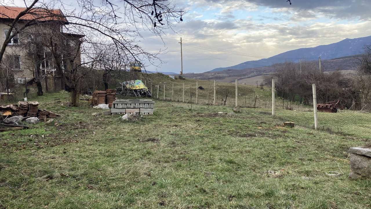 Продава се Парцел в с. Студена, Област Перник - 1290 кв.м за 36 €/кв.м - Снимка #1