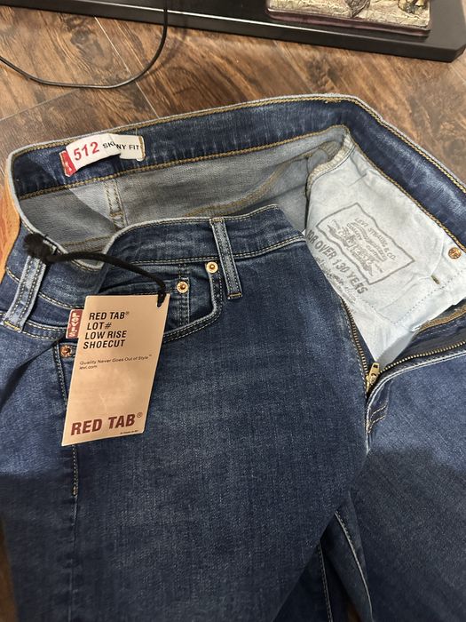 Blugi Levi’ s originali noi