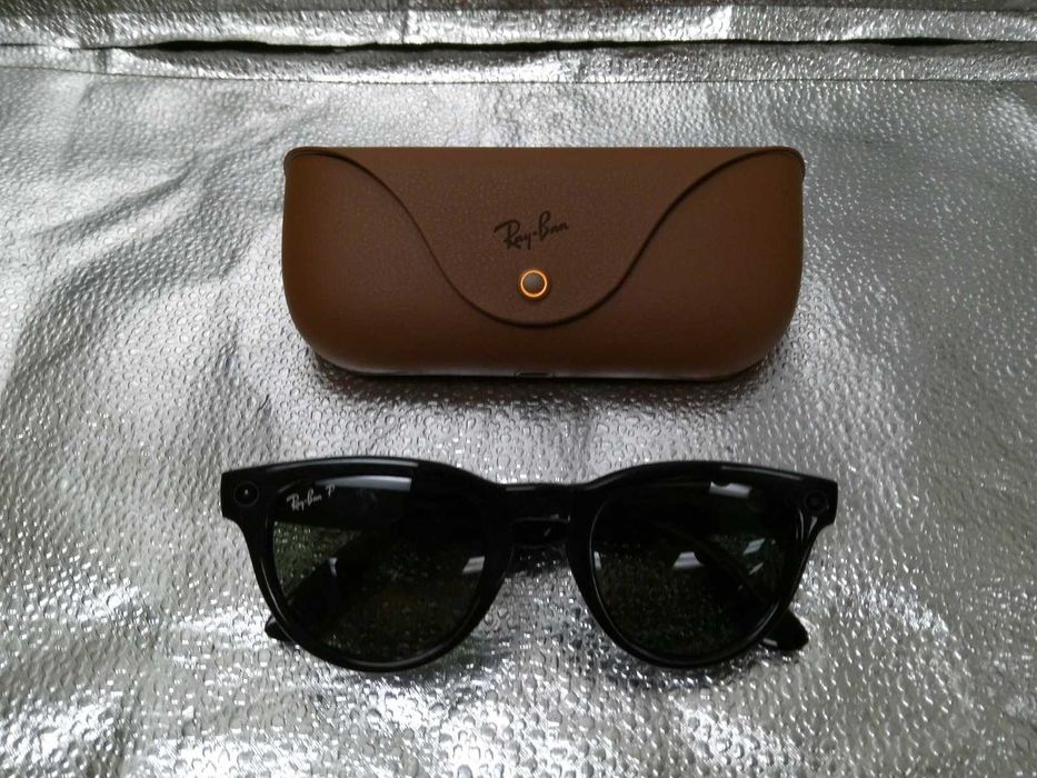 Ray-Ban Meta Headliner model. Qora yaltiroq oprava, polaroid yashil